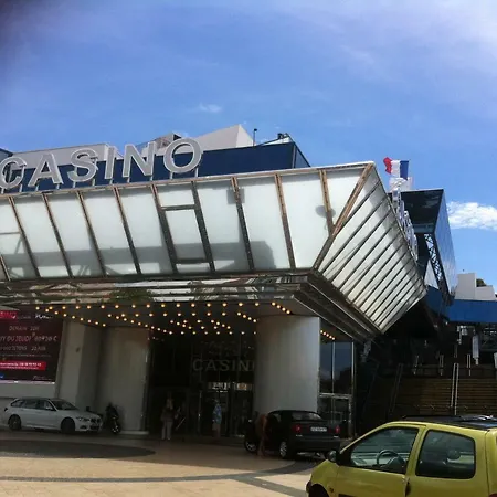 Апартаменты Zen 2 Pieces 3 Etoiles, Plein Centre Cannes, A 5mn Des Plages Et Du Palais *