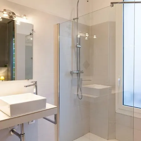 Apartment Zen 2 Pieces 3 Etoiles, Plein Centre Cannes, A 5mn Des Plages Et Du Palais
